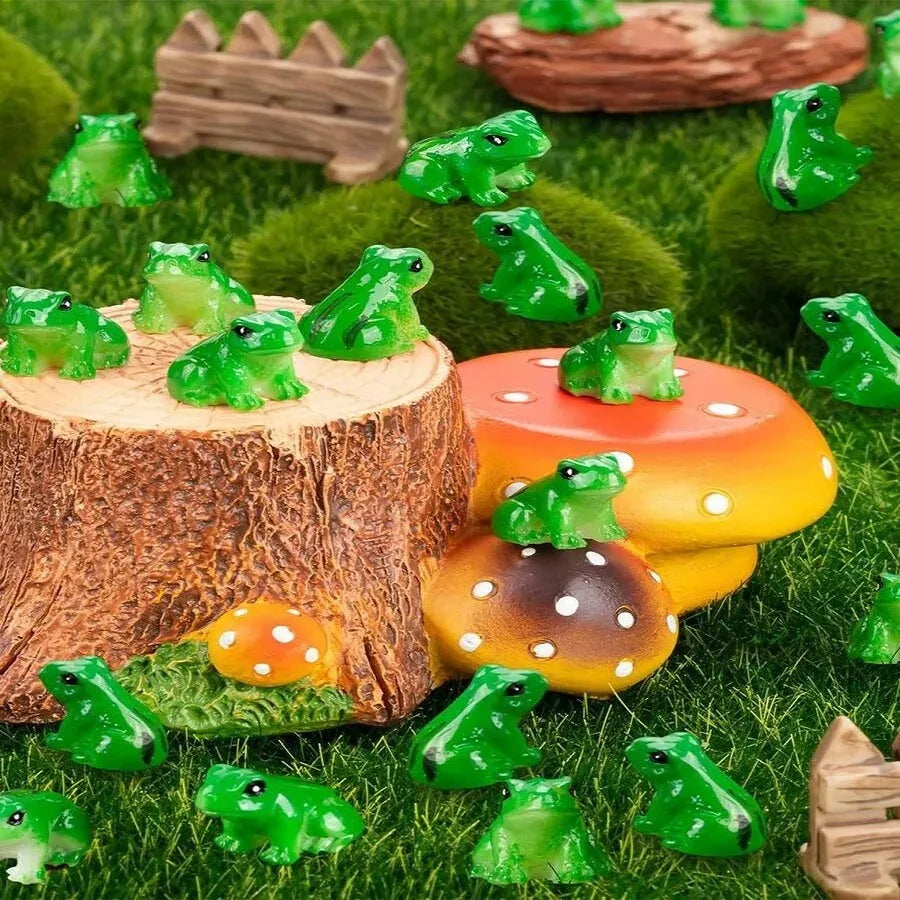 10Pcs Resin Frog Figurines Set for Aquarium Decoration and Garden