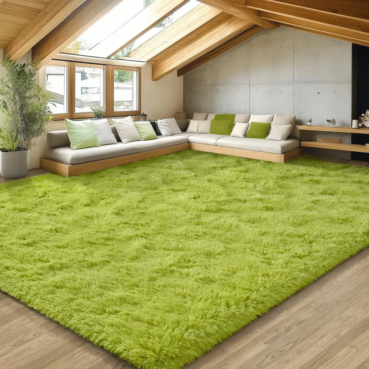 Plush Non Slip Polyester Carpet With Thick Pile For Home Decor