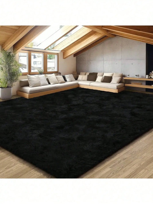 Plush Non Slip Polyester Carpet With Thick Pile For Home Decor